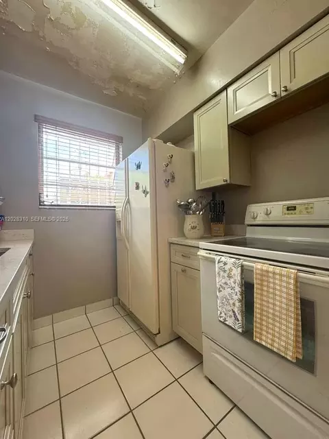 Kitchen - 252 E 37th St, Hialeah, FL 33013 photo 4 of 4
