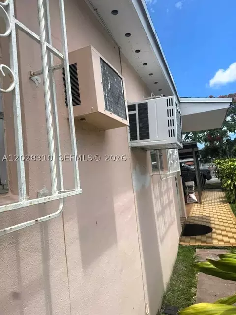 252 E 37th St, Hialeah, FL 33013 photo 38