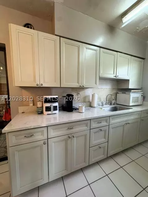 252 E 37th St, Hialeah, FL 33013 photo 16