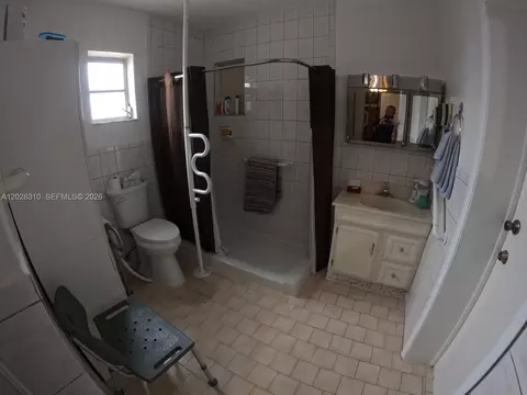 Bath - 252 E 37th St, Hialeah, FL 33013 photo 2 of 5