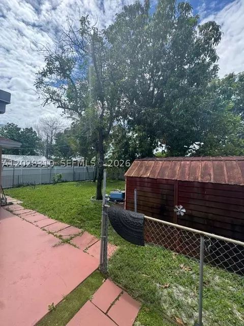 252 E 37th St, Hialeah, FL 33013 photo 41