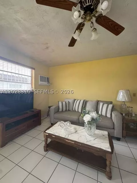 252 E 37th St, Hialeah, FL 33013 photo 9
