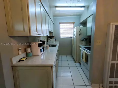 252 E 37th St, Hialeah, FL 33013 photo 14