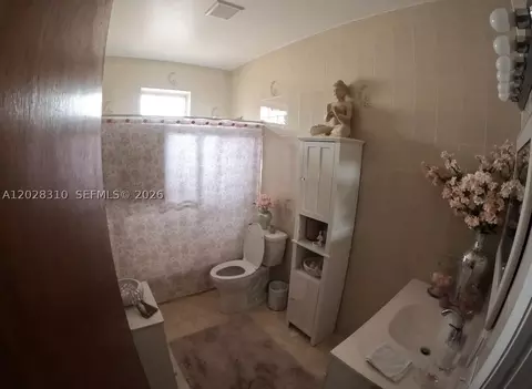 252 E 37th St, Hialeah, FL 33013 photo 45