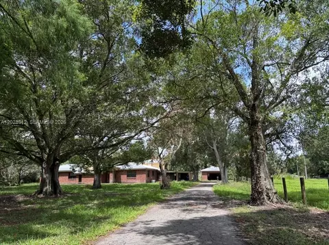 375 311 County Road 720, Clewiston, FL 33440