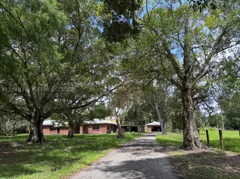 375 311 County Road 720, Clewiston, FL 33440