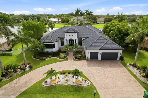3250 W Stonebrook Cir, Davie, FL 33330