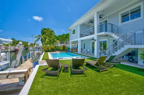 145 Venetian Dr, Islamorada, FL 33036