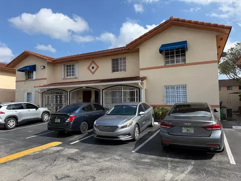2212 W 74th St #201-28, Hialeah, FL 33016