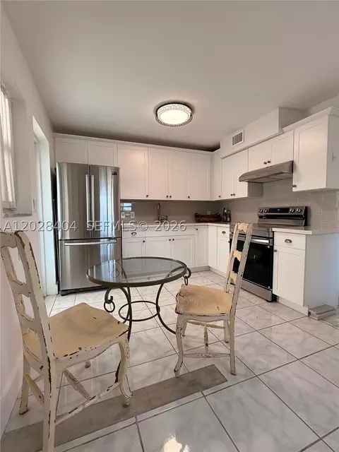 1400 Lincoln Rd #301, Miami Beach, FL 33139