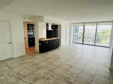 2655 Collins Ave #602, Miami Beach, FL 33140