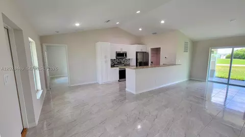 9019 E Crow Cir, Labelle, FL 33935 photo 12