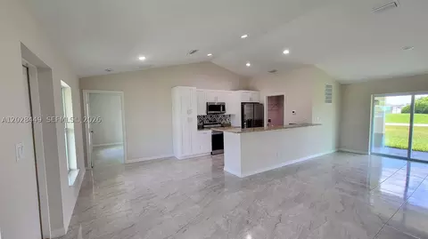 9019 E Crow Cir, Labelle, FL 33935 photo 11