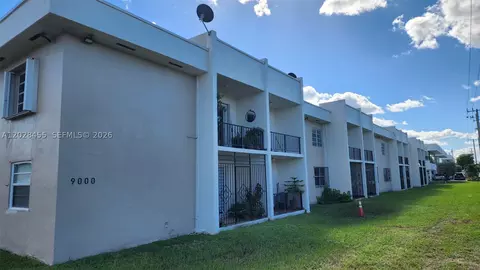 9000 SW 24th St #21C, Miami, FL 33165