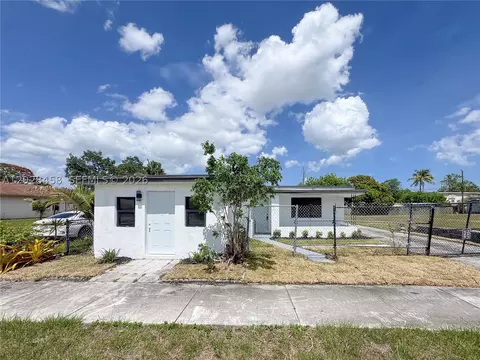 212 NW 28th Way, Fort Lauderdale, FL 33311