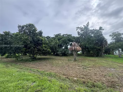 19121 SW Conners Hwy, Port Mayaca, FL 33438