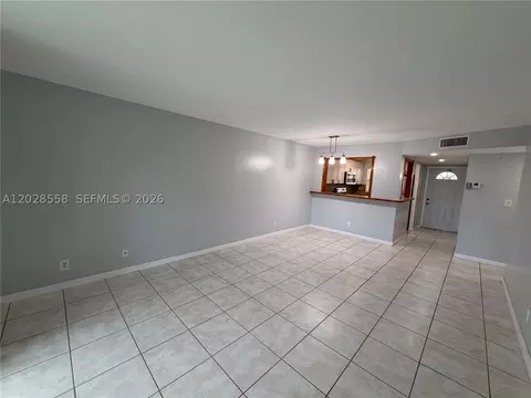 9281 Sunrise Lakes Blvd #209, Sunrise, FL 33322