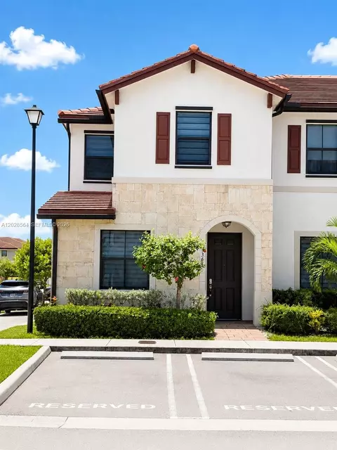 3368 W 105th Ter, Hialeah, FL 33018