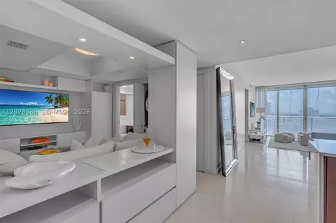 465 Brickell Ave #2703, Miami, FL 33131