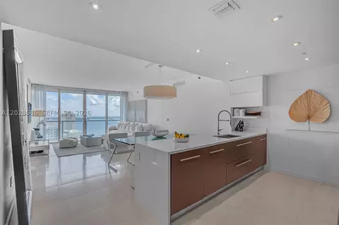 465 Brickell Ave #2703, Miami, FL 33131