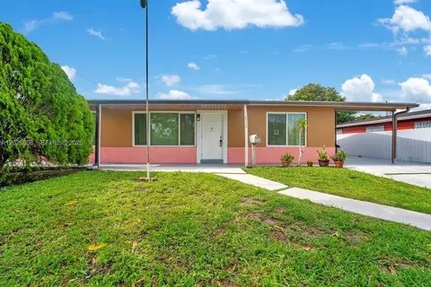 6570 Hayes St, Hollywood, FL 33024