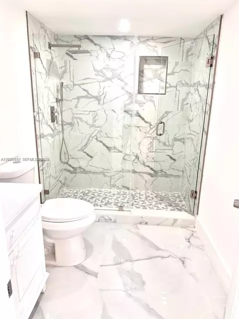 Bath - 712 Hialeah Dr, Hialeah, FL 33010 photo 5 of 5
