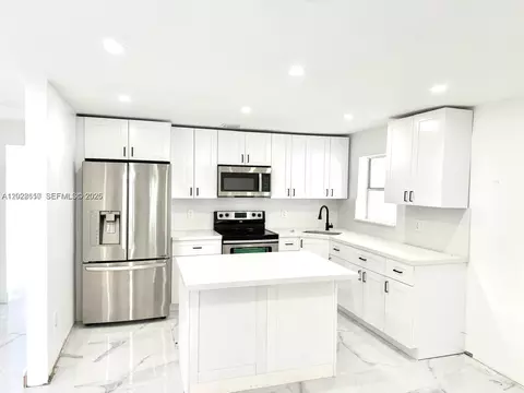 Kitchen - 712 Hialeah Dr, Hialeah, FL 33010 photo 1 of 1