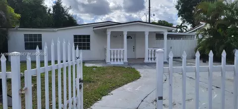 712 Hialeah Dr, Hialeah, FL 33010