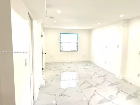 Living - 712 Hialeah Dr, Hialeah, FL 33010 photo 2 of 5