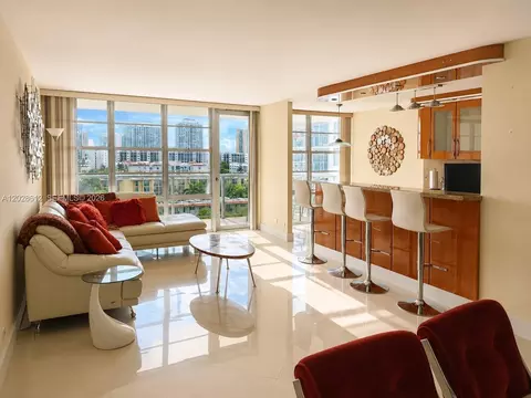 230 174th St #902, Sunny Isles Beach, FL 33160