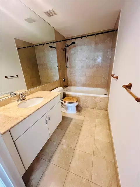 Bath - 801 Brickell Key Blvd #906, Miami, FL 33131 photo 1 of 1