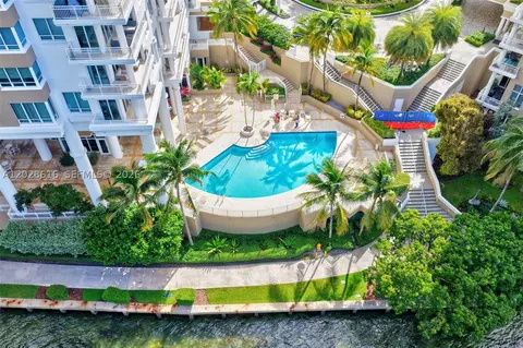 Exterior - 801 Brickell Key Blvd #906, Miami, FL 33131 photo 2 of 3