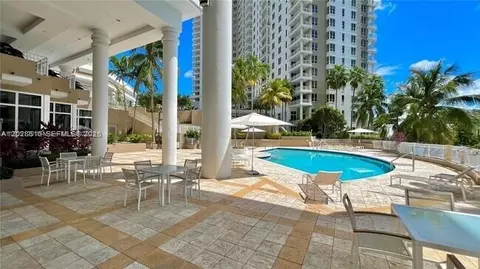 Exterior - 801 Brickell Key Blvd #906, Miami, FL 33131 photo 5 of 7