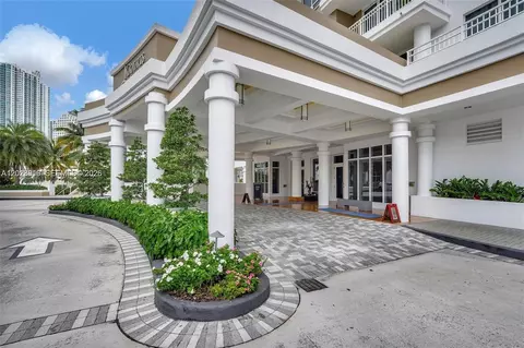 Exterior - 801 Brickell Key Blvd #906, Miami, FL 33131 photo 7 of 7