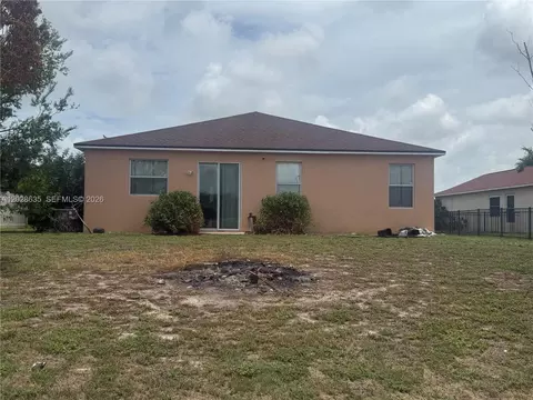 Exterior - 342 Star Shell Dr, Apollo Beach, FL 33572 photo 2 of 7