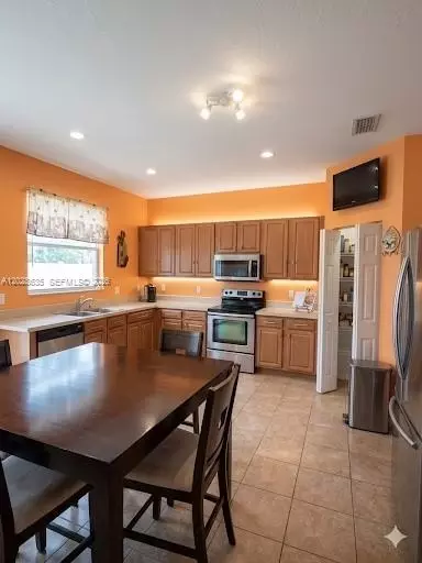 Kitchen - 342 Star Shell Dr, Apollo Beach, FL 33572 photo 1 of 1