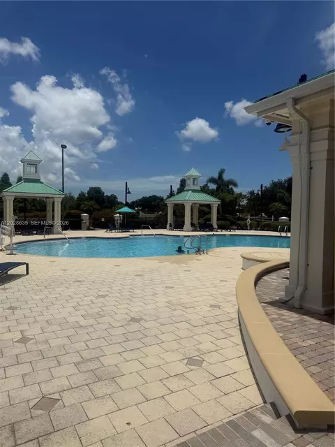 Exterior - 342 Star Shell Dr, Apollo Beach, FL 33572 photo 6 of 7