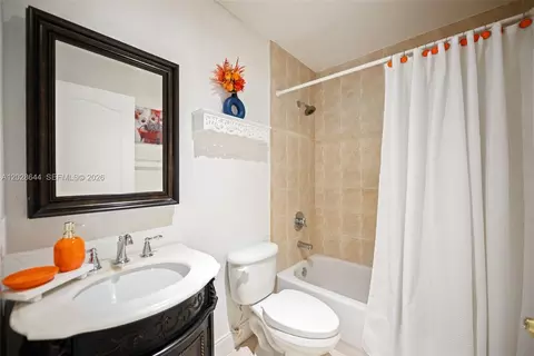 7819 NW 166th Ter, Miami Lakes, FL 33016 photo 24