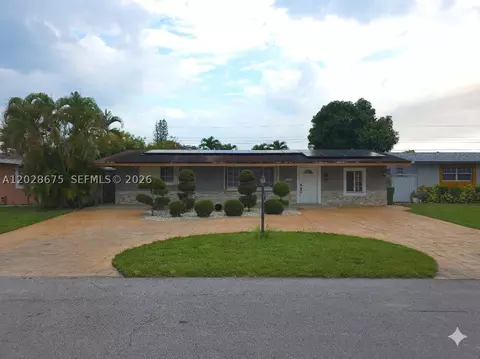 8420 NW 10th St, Pembroke Pines, FL 33024