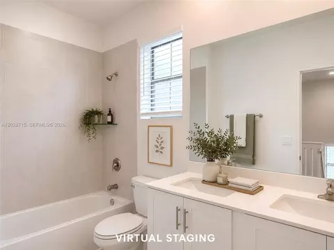 Bath - 3448 W 110th Ter, Hialeah, FL 33018 photo 3 of 3
