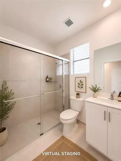 Bath - 3448 W 110th Ter, Hialeah, FL 33018 photo 1 of 3