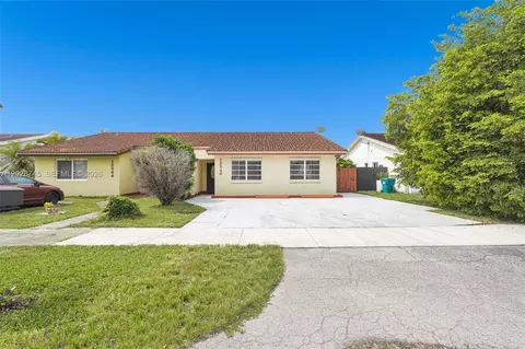 13546 SW 63rd Ln #H-W, Miami, FL 33183