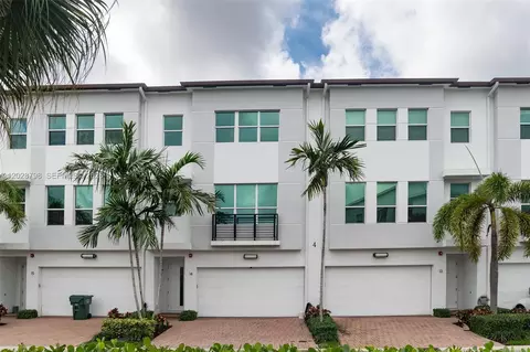 2900 NE 12th Ter #14, Oakland Park, FL 33334
