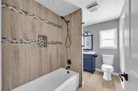 Bath - 4125 Rambler Ave, Saint Cloud, FL 34772 photo 1 of 3