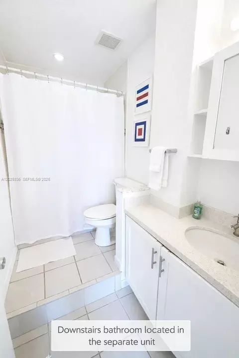 Bath - 335 Bay View Ave, Key Largo, FL 33037 photo 3 of 3