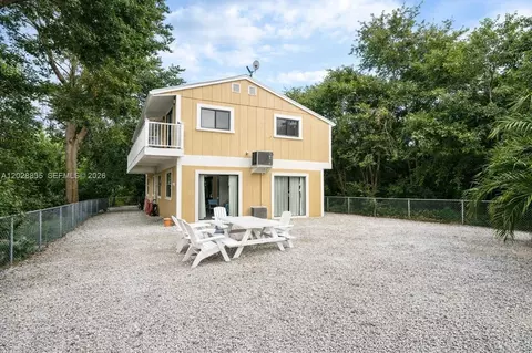 Exterior - 335 Bay View Ave, Key Largo, FL 33037 photo 3 of 4
