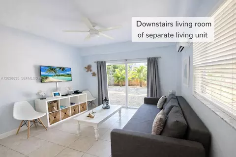 Living - 335 Bay View Ave, Key Largo, FL 33037 photo 1 of 1