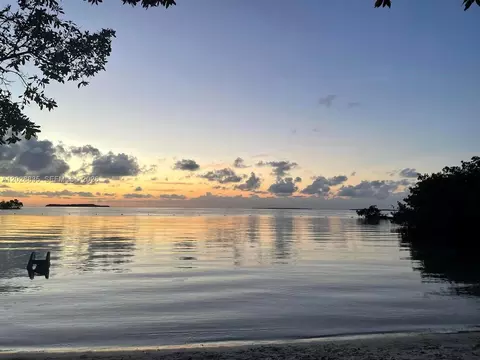 View/Area - 335 Bay View Ave, Key Largo, FL 33037 photo 1 of 2