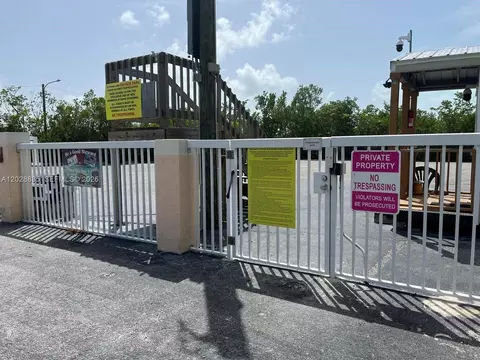 Exterior - 335 Bay View Ave, Key Largo, FL 33037 photo 4 of 4