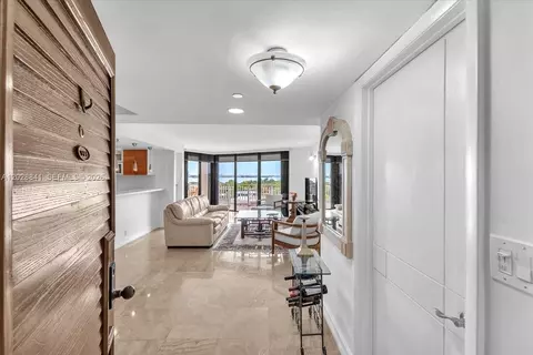 2000 Towerside Ter #908, Miami, FL 33138